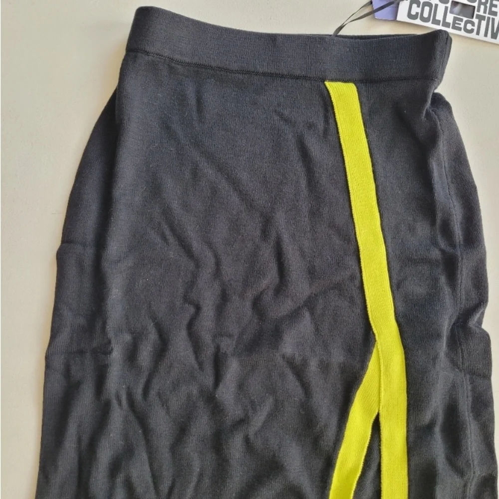 NEW! Future Collective High-Waisted
Designer Pencil Skirt Kahlana Barfield Brown - Picture 4 of 10